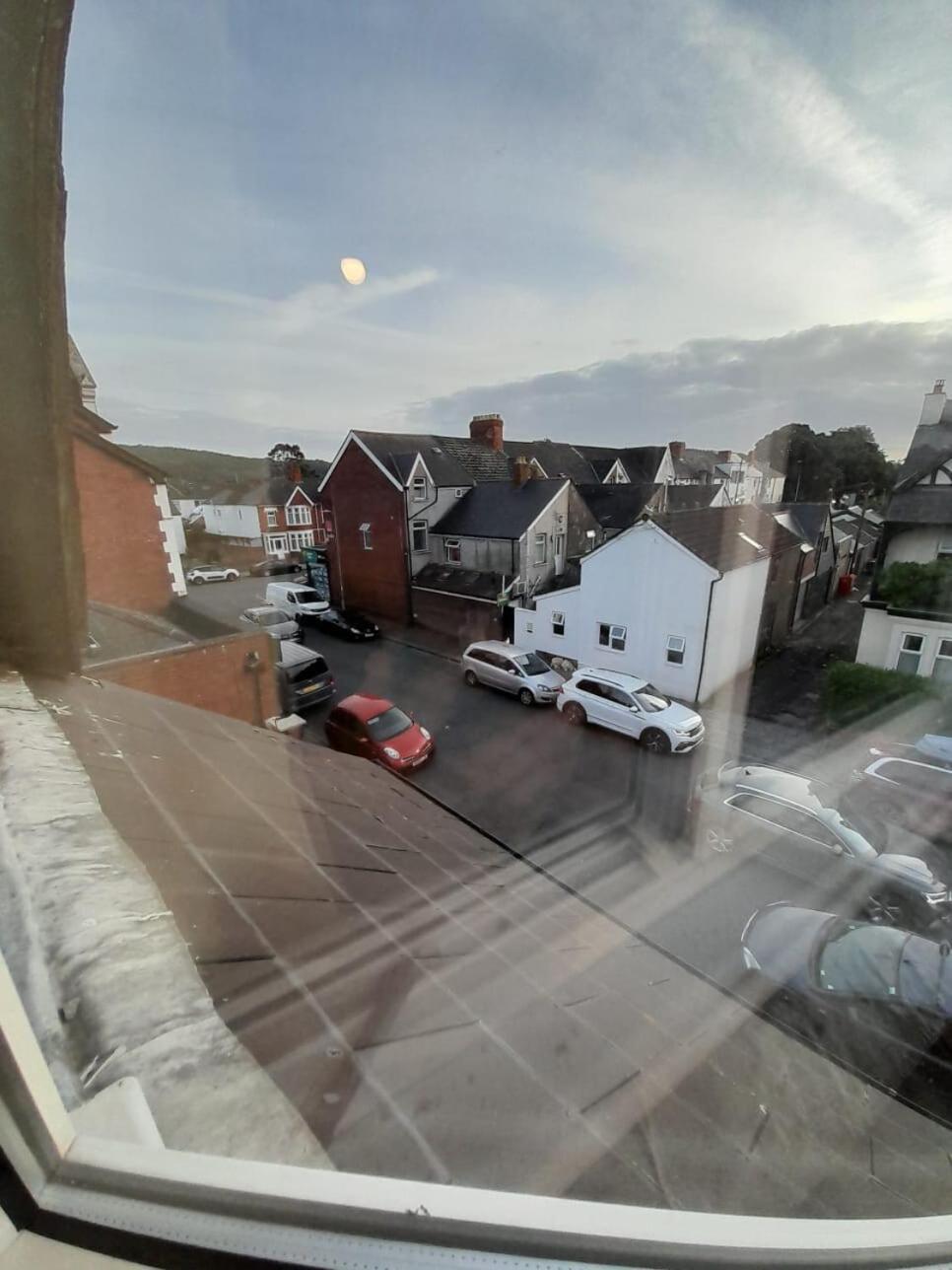 Entire Victoria Park Cardiff Apartment With Free Street Parking Bus 17 And 18 Direct To Cardiff City Centre, Fast Free Wi-Fi Luaran gambar