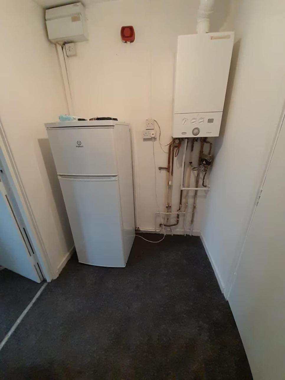 Entire Victoria Park Cardiff Apartment With Free Street Parking Bus 17 And 18 Direct To Cardiff City Centre, Fast Free Wi-Fi Luaran gambar