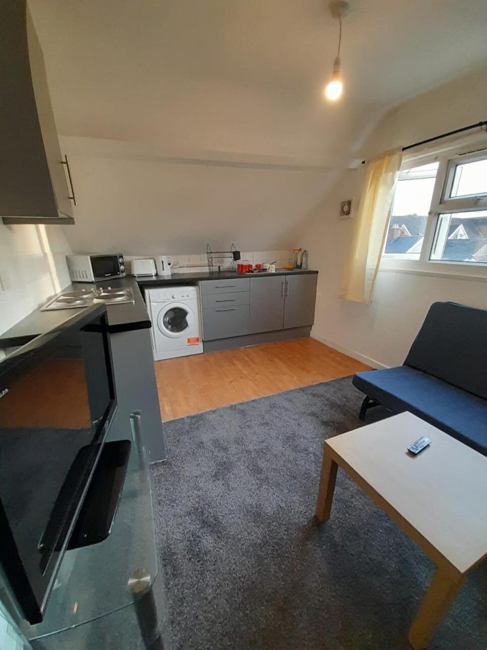 Entire Victoria Park Cardiff Apartment With Free Street Parking Bus 17 And 18 Direct To Cardiff City Centre, Fast Free Wi-Fi Luaran gambar