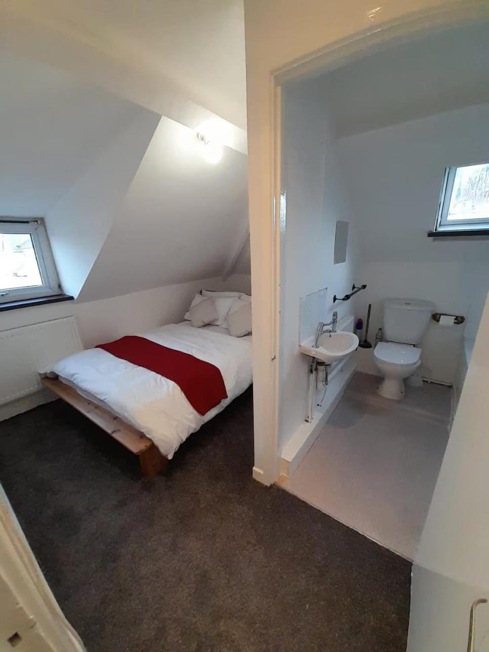 Entire Victoria Park Cardiff Apartment With Free Street Parking Bus 17 And 18 Direct To Cardiff City Centre, Fast Free Wi-Fi Luaran gambar