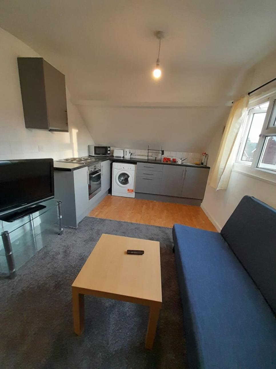 Entire Victoria Park Cardiff Apartment With Free Street Parking Bus 17 And 18 Direct To Cardiff City Centre, Fast Free Wi-Fi Luaran gambar